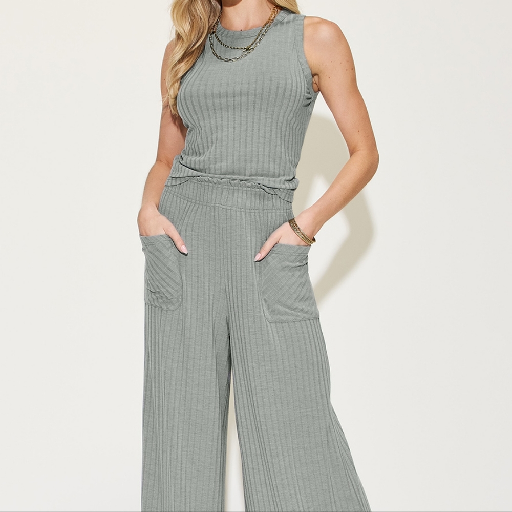 Gray Ribbed Tank and Wide Leg Pants Set - Picture 4 of 10